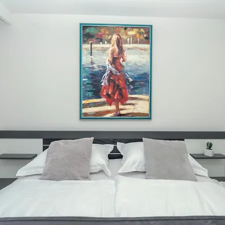 Luxury Purple Summer Sea View *