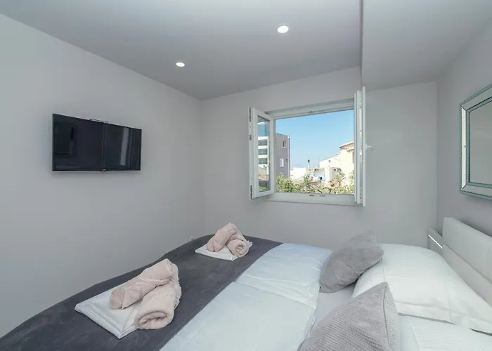 Luxury Purple Summer Sea View Макарска