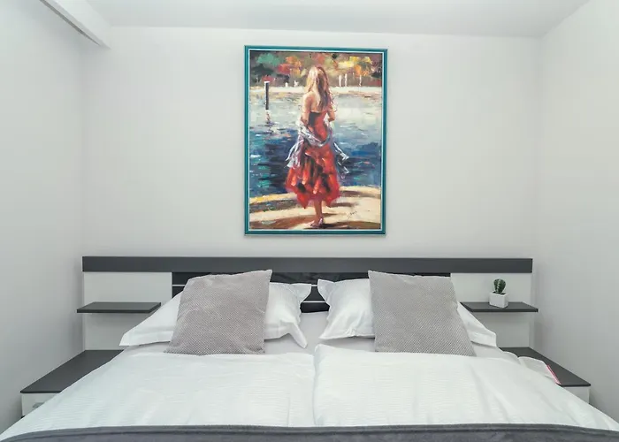 Luxury Purple Summer Sea View *