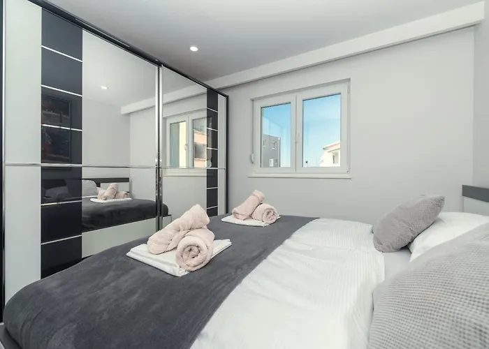 Luxury Purple Summer Sea View Apartamento *